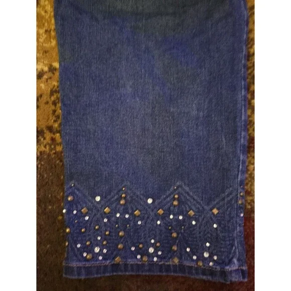 Capei Jean's With Rhinestones On Leg - Picture 7 of 7